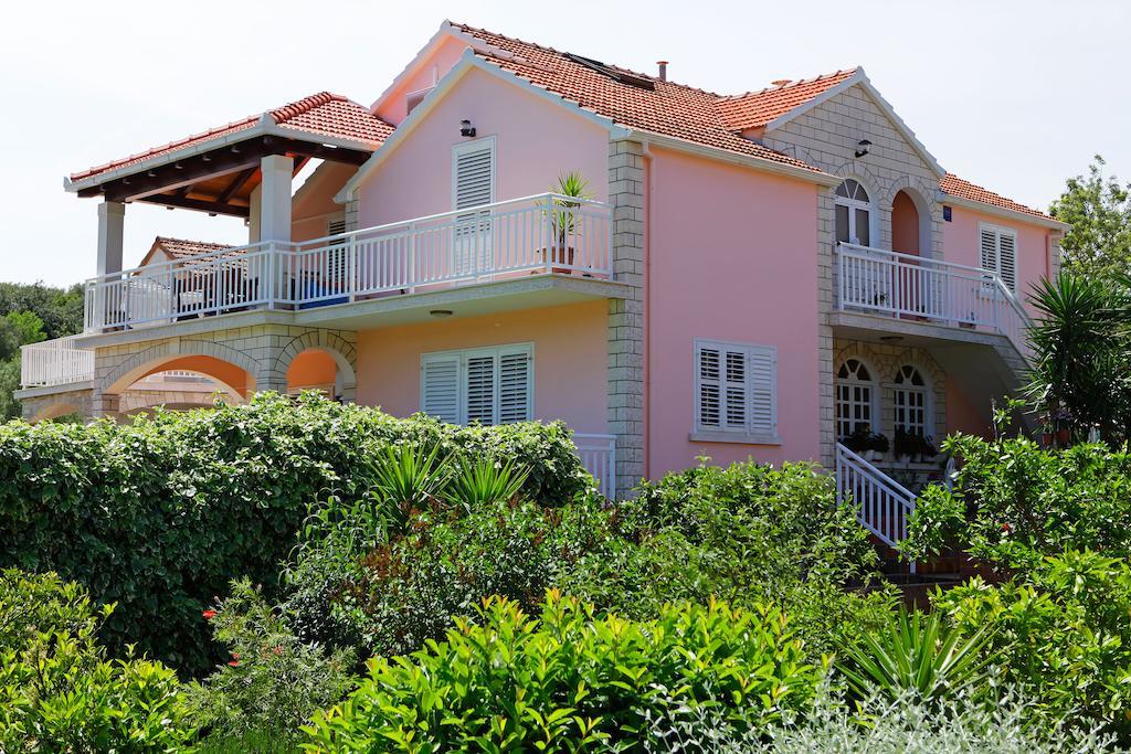 וולה לוקה Apartments Julija מראה חיצוני תמונה